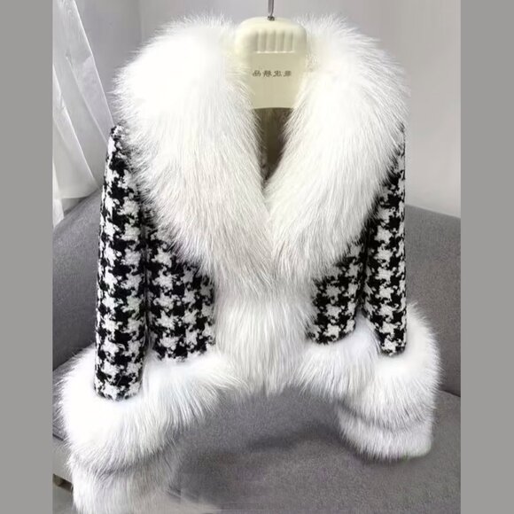 NWT: Size 12  Houndstooth Tweed & White Faux Fur Crop Jacket with Belt - Picture 2 of 3